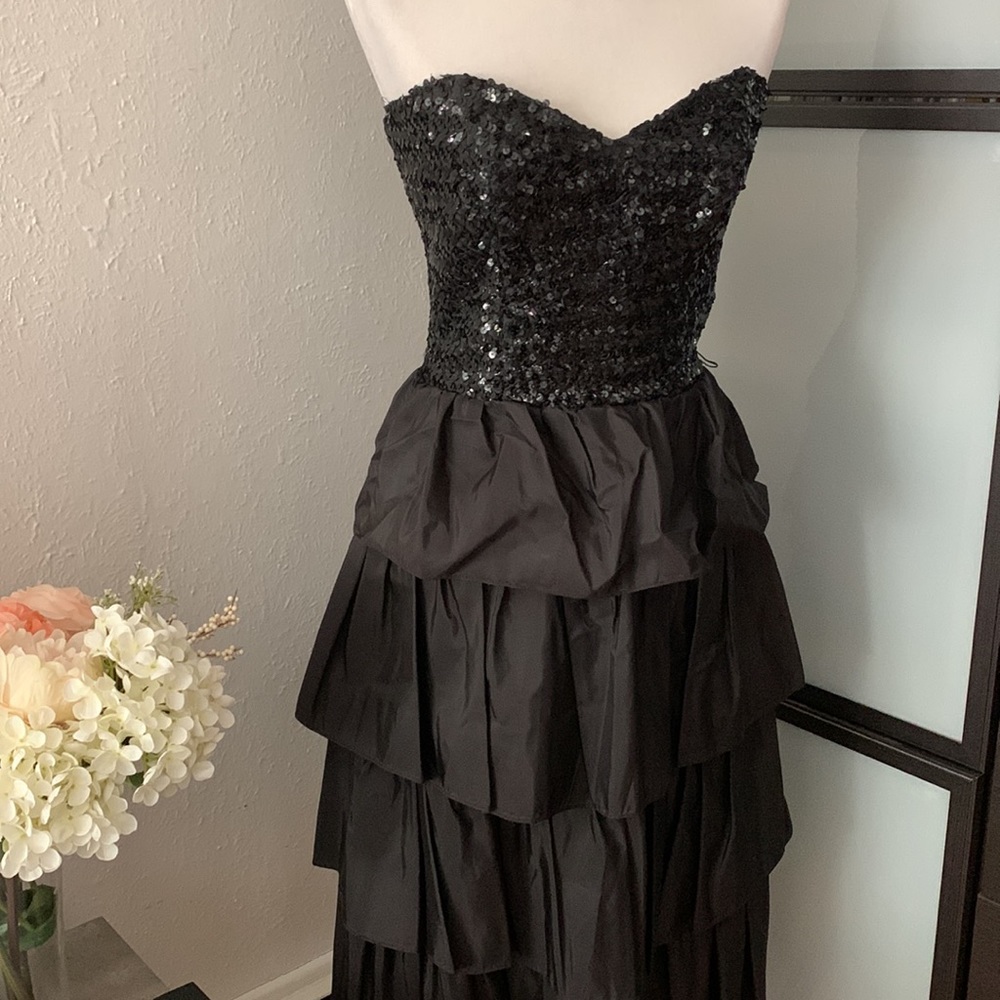 Sequined Black Strapless Dress